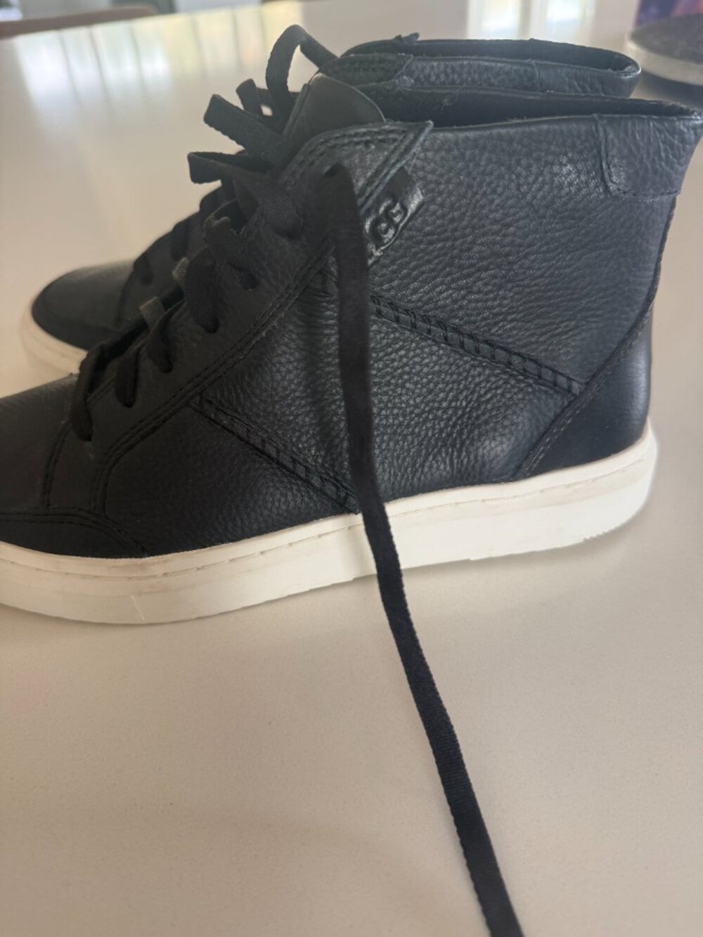 🖤 UGG Women’s Black Leather High-Top Sneakers | Size 7